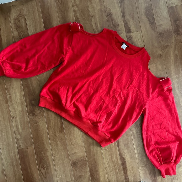 Cold shoulder bow sweater - Picture 6 of 7